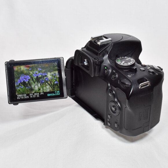 Nikon D5100 Digital SLR Camera 16.2MP HD Video Nikon Lens 64GB SD 11,682 Clicks - Picture 5 of 16